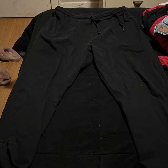 black sweat pants - Picture 2 of 3